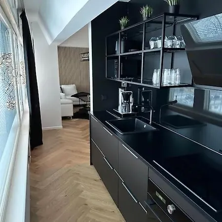 Rewell - Location And View! Вааса
